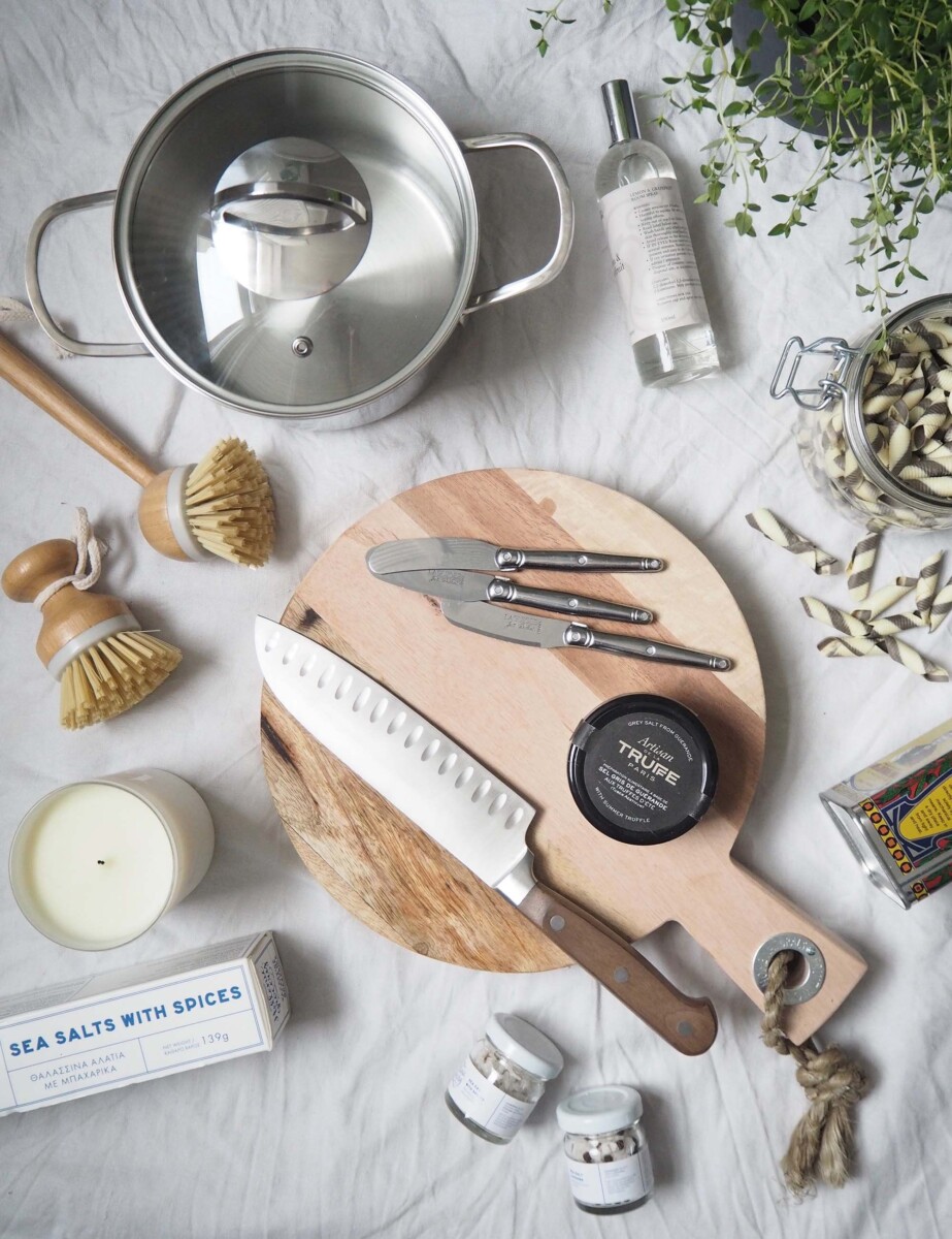 Photographie balance de cuisine flatlay